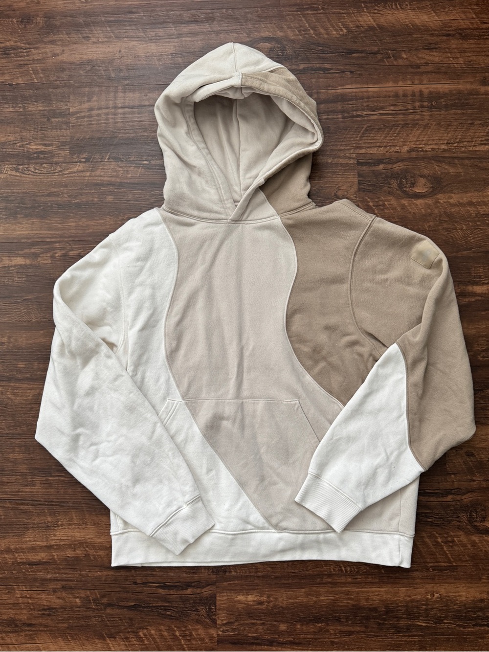 ALO Yoga Make Waves Unisex Hoodie in Ivory, Bone, Gravel